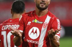 英雄联盟总决赛直播-包含意大利国脚备战国际赛事，瞄准冠军的词条