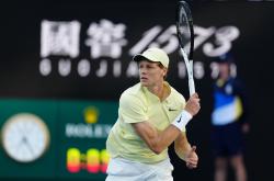 -澳网险胜戴维斯杯，辛纳高光表现