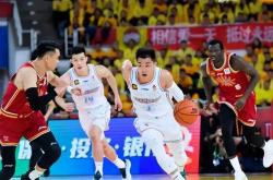 英雄联盟总决赛2025-包含山东男篮在客场战胜浙江队，继续保持不败纪录的词条