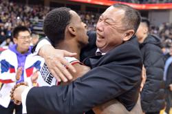 英雄联盟总决赛2025-青岛队碾压快船，字母哥高光表现