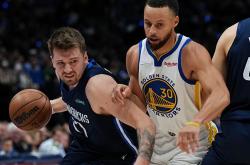 英雄联盟总决赛赛程-篮网险胜步行者，东契奇点燃赛场