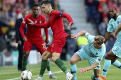 LOL赛事-包含瑞典足球队逆转比利时，晋级欧预赛关键之战的词条