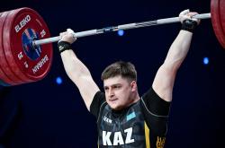 LOL决赛-波兰举重选手力压强敌，夺魁