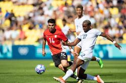 英雄联盟总决赛2025-足球赛事频频上演惊险一幕，竞技水平不容小觑的简单介绍