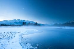 LOL赛事-东决惊魂夜，布克史诗42分15助，浙江双塔绞杀广东内线，战袍全湿仍率队逆袭