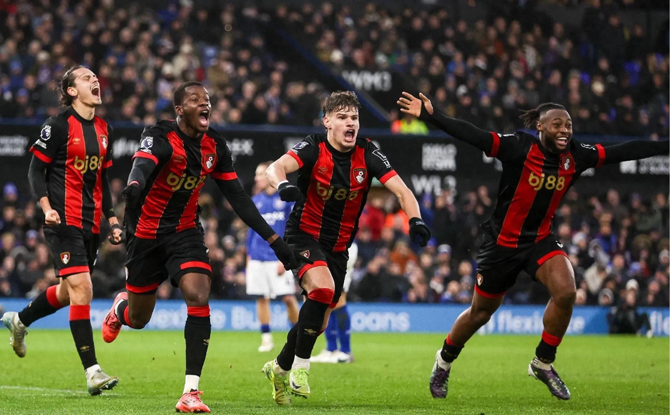 伯恩茅斯横扫曼城,实力强劲 伯恩茅斯横扫曼城,实力强劲