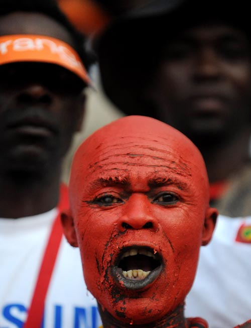 包含非洲篮球赛事意外暂停，球迷纷纷议论的词条