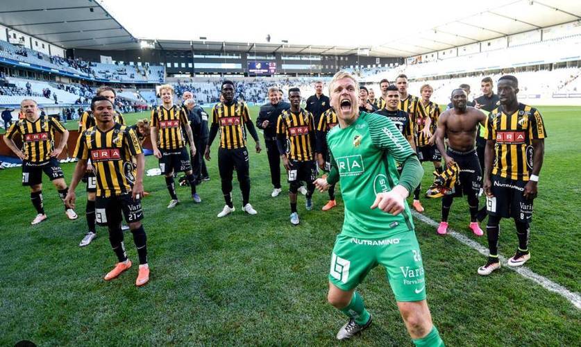 斯图加特主场击败门兴格拉德巴赫,豪取三分 斯图加特主场击败门兴格拉德巴赫,豪取三分