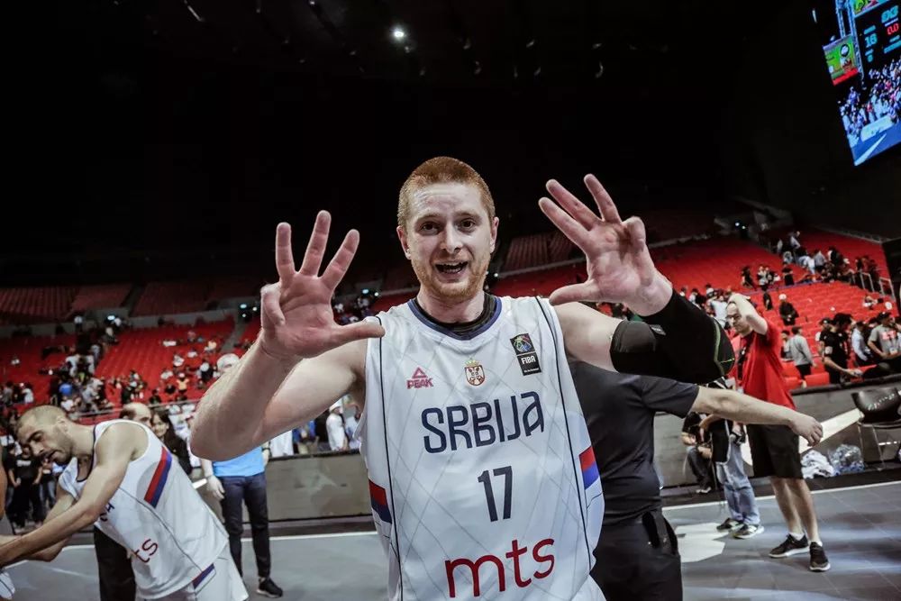 塞尔维亚队员再度获银牌,积累经验 塞尔维亚队员再度获银牌,积累经验