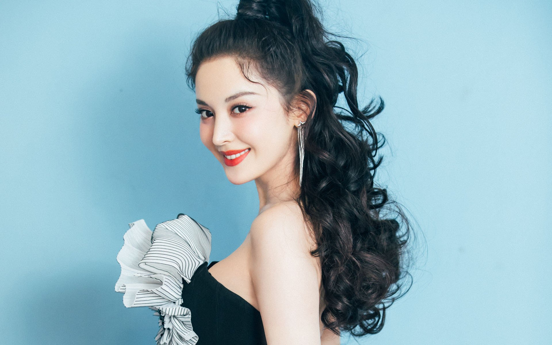 绿茵焦点战与冰封王座,意甲烽烟中的悬念,与猛龙制霸开拓者的团队哲学