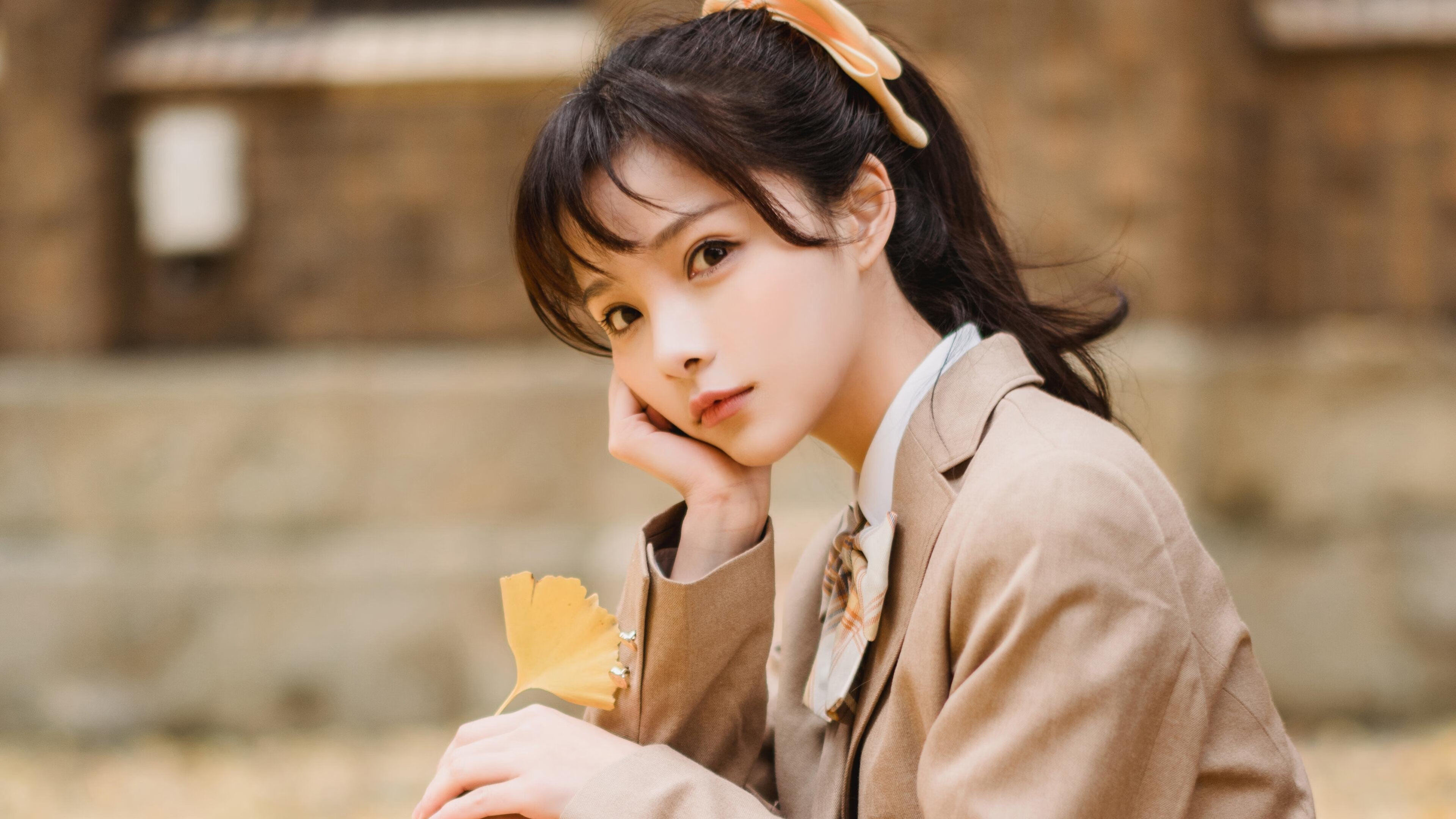 破壁时刻，杰伦格林关键三分击穿雄鹿防线